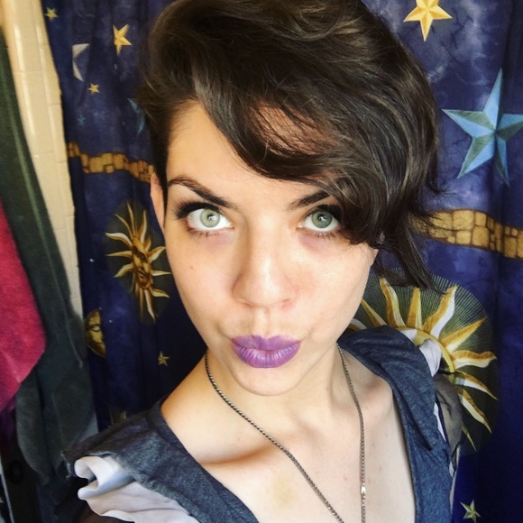 Meet your Posher, Zara - Picture 2 of 2